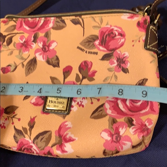Dooney &Bourke Bag - Picture 4 of 8